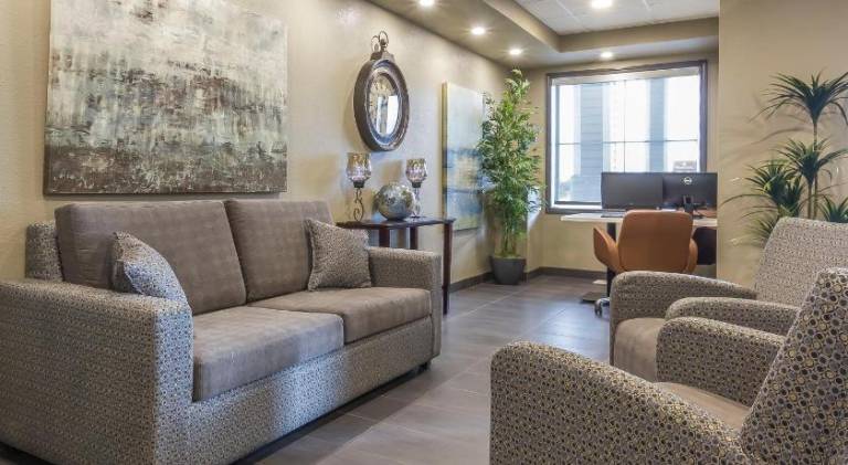 Quality Inn & Suites — photo 2