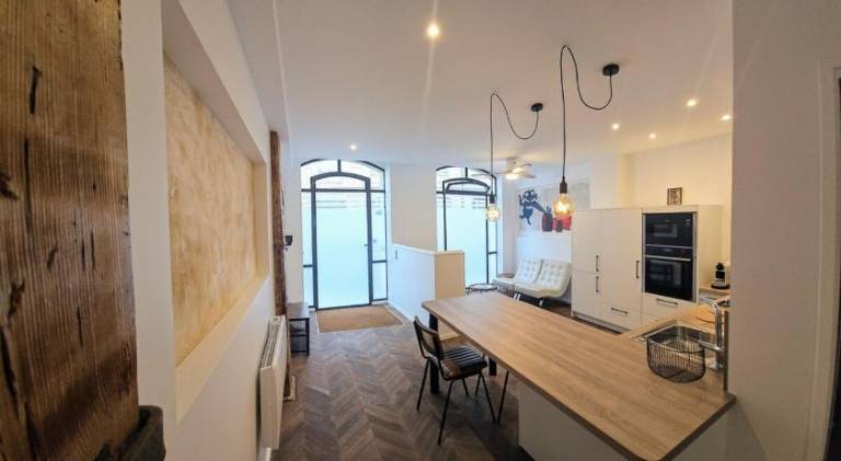 Rental apartment | Next to Bordeaux Cathedral — photo 2