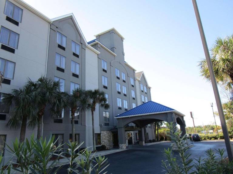 Country Inn & Suites by Radisson, Murrells Inlet, SC in Garden City, SC