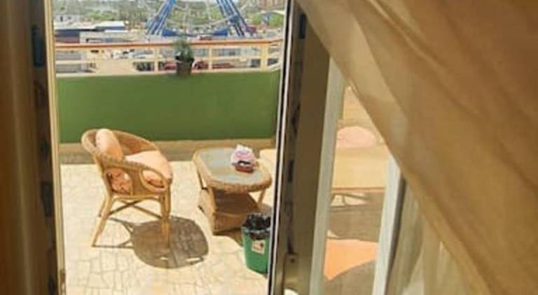 Apartment with jacuzzi — photo 4