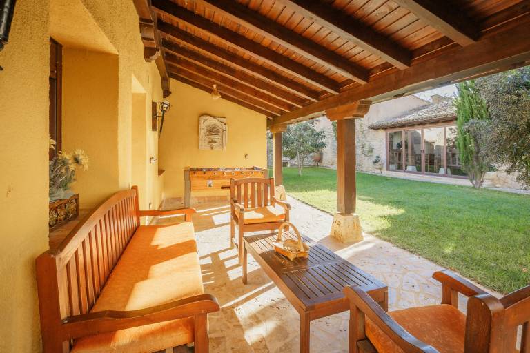 Family-oriented charming house with grill & garden | Garden view | Pets are welcome — photo 3