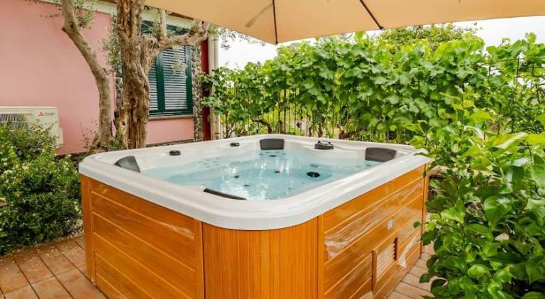 Vacation home with hot tub — photo 2