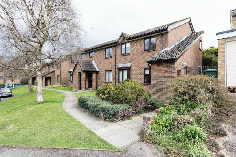 Apartment  Crawley