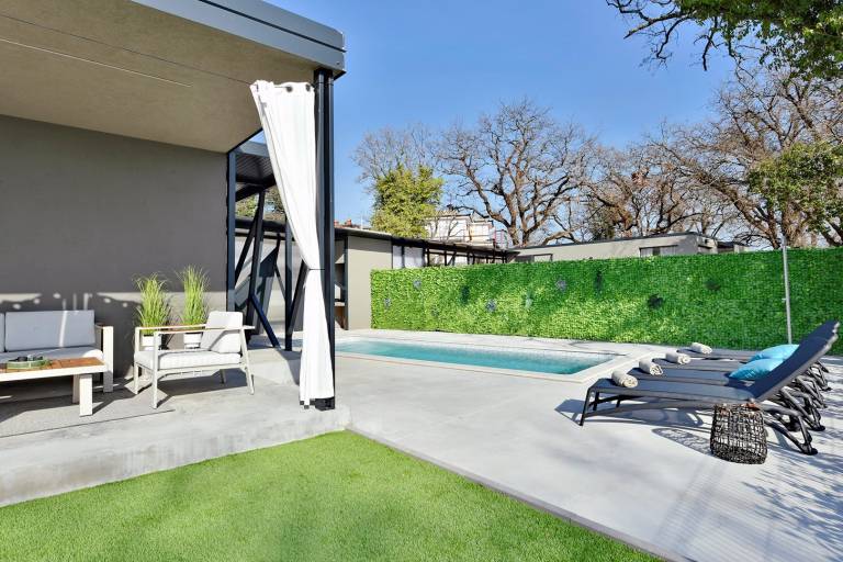 Villa with garden, patio & grill | Pet-friendly — photo 5