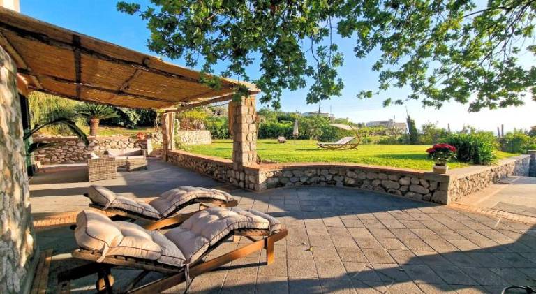 Fully equipped spacious villa with grill & garden | Perfect for remote work | Dogs allowed in Anacapri