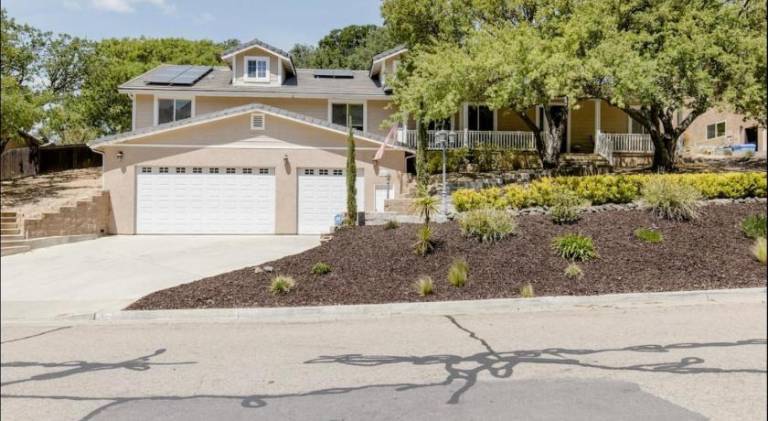 Vacation home with hot tub | Pets allowed in Paso Robles, CA
