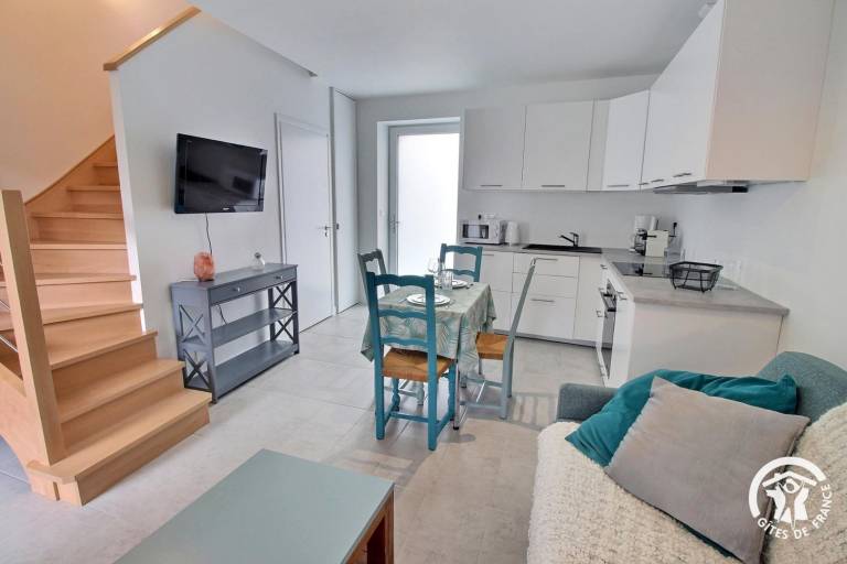 Gite with terrace & yard — photo 3