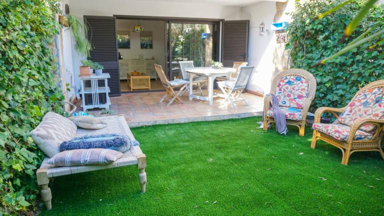 Child-friendly apartment with yard, patio & pool | Beach nearby | Pet-friendly — photo 5
