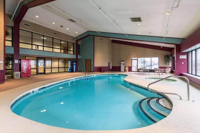 Quality Inn and Conference Center I-80 Grand Island — photo 3