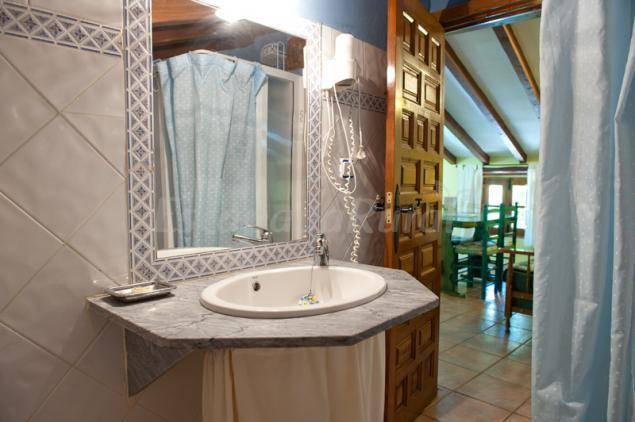 Cottage with yard, terrace & BBQ | Lake view — photo 4