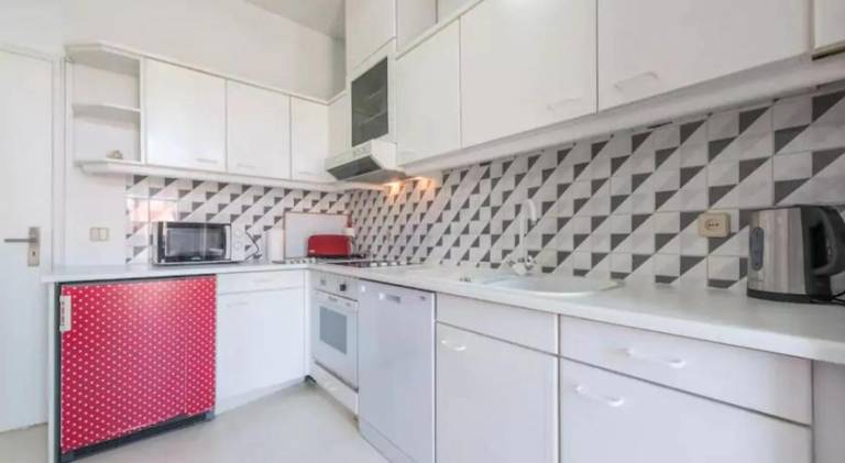 Rental apartment with patio — photo 4