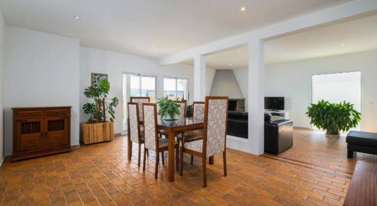 Fully equipped spacious house with yard & terrace | Pets are welcome — photo 2