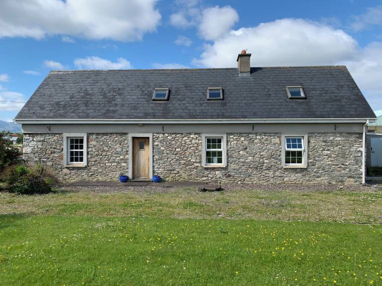 Farmhouse Listry