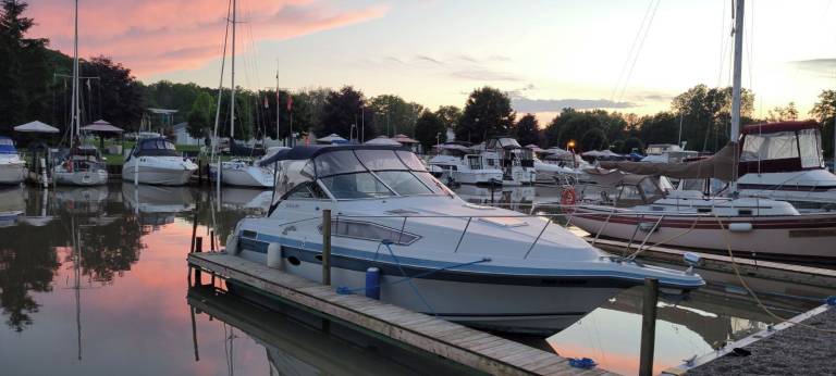 Houseboat Port Stanley