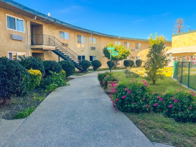 motel  North Hills East