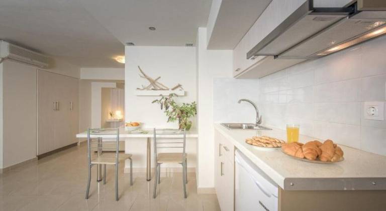 Rental apartment with barbecue, terrace & garden — photo 2