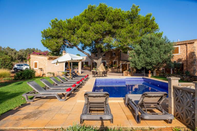 Beautiful Country House "Ses Angoixes" near Cas Concos with Pool in Santanyi