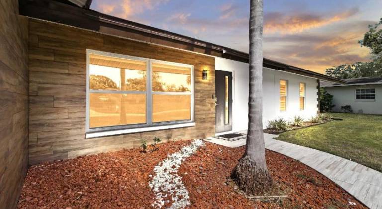 Hot Tub - Pet Friendly - Mins to Beach - Sleeps 11 - Family — photo 4