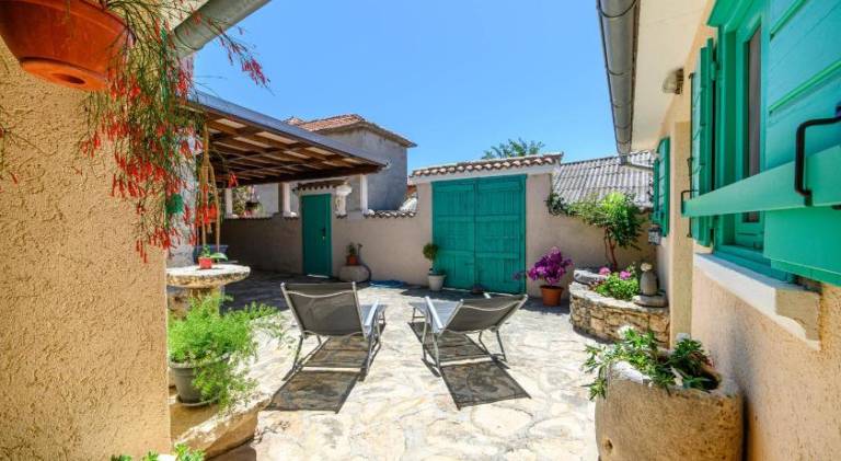 Rental apartment with 2 rooms for 4 persons — photo 3