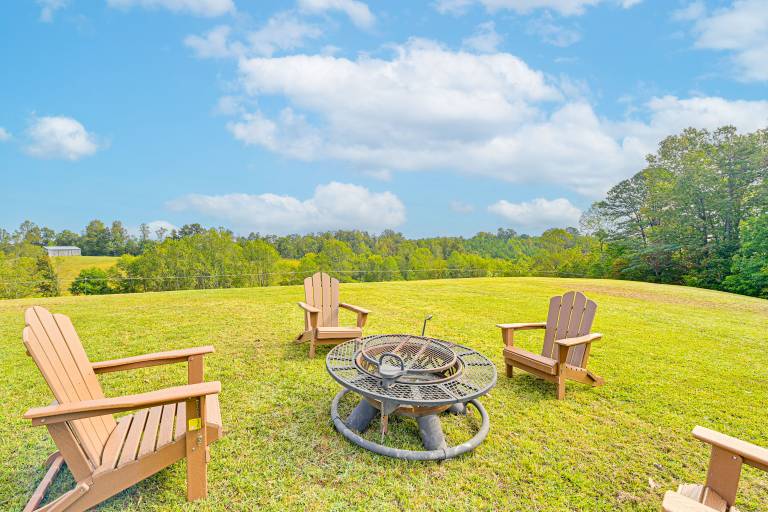 Rock Climb, Hike, Relax! Quiet Beattyville Retreat — photo 2