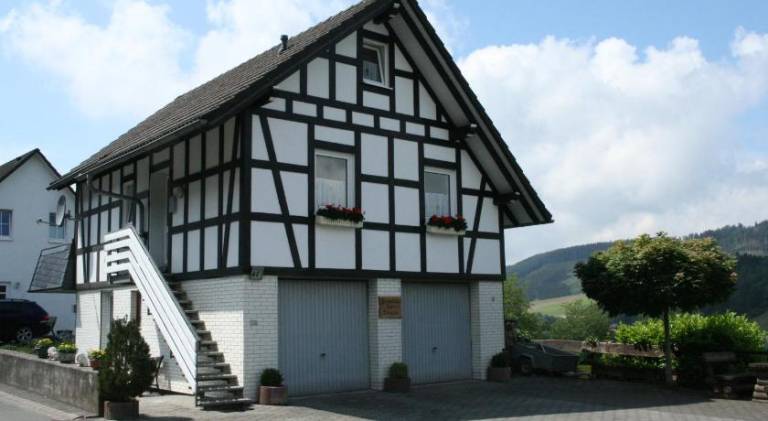 House with 3 rooms for 8 persons in Schmallenberg