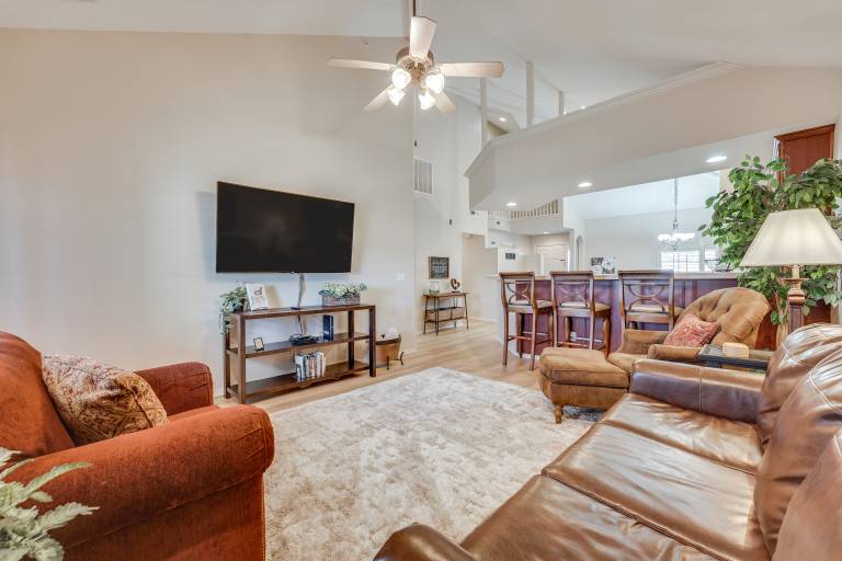 Apartment  Hollister