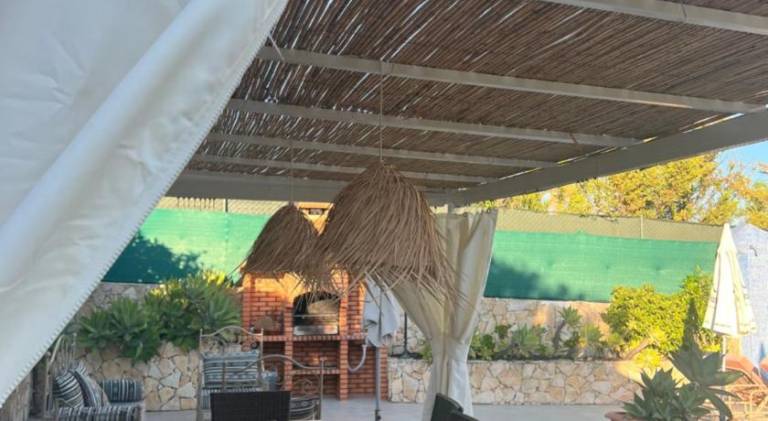 Fully equipped ample villa with garden, terrace & private pool | Beach nearby | Pets are welcome — photo 4