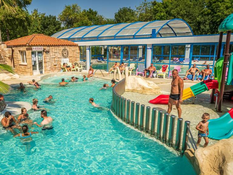 Child-friendly mobile home with heated pool | Pets are welcome — photo 3