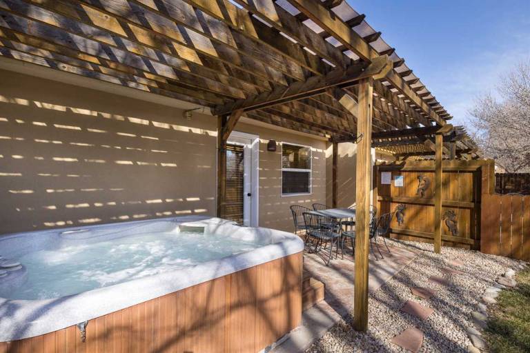 New Listing Private Spa, Pet-Friendly, Pool, Close to Parks, Garage C419 — photo 2