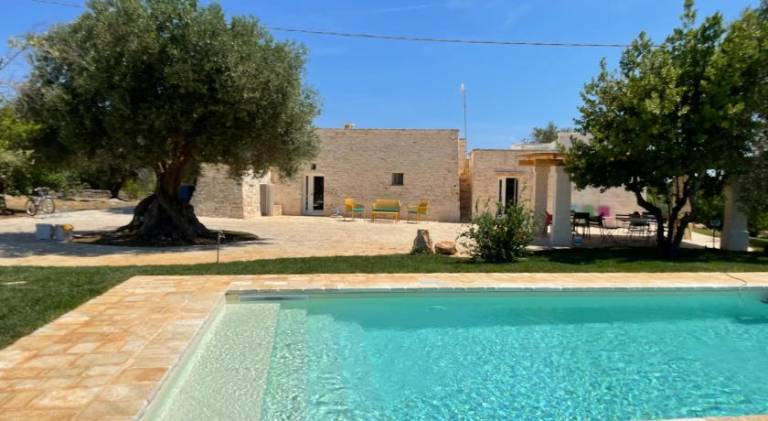 Vacation home with pool, BBQ & garden in Ostuni