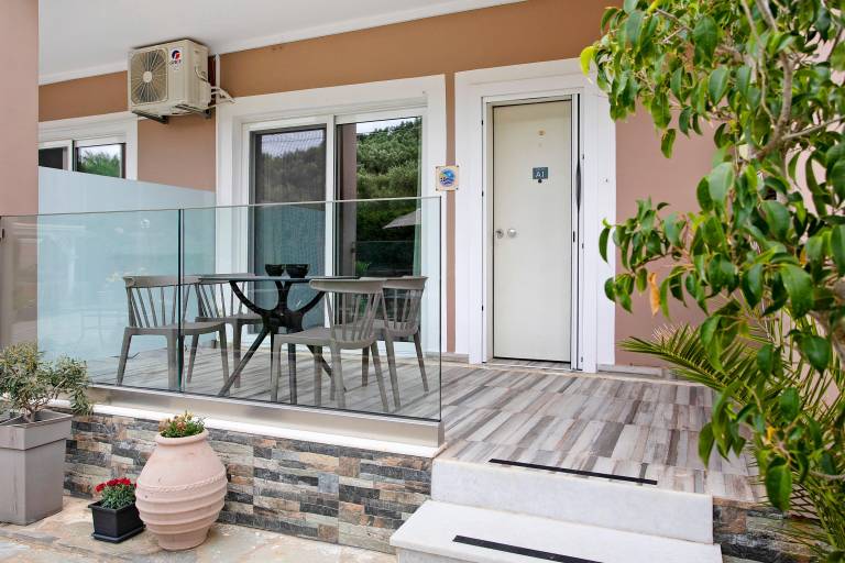 Holiday Apartment "Villa Dionysia Apartment A1" with Shared Pool & Wi-Fi — photo 3