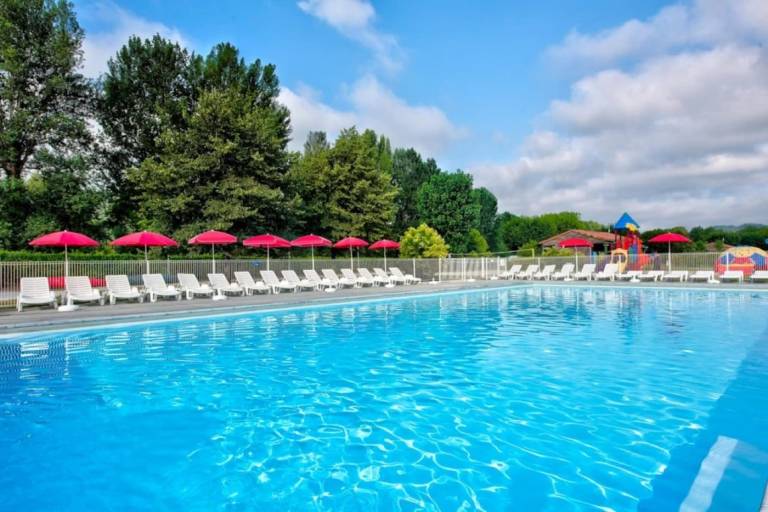 Family-oriented wonderful camping suite with heated pool & BBQ | Dogs allowed — photo 2