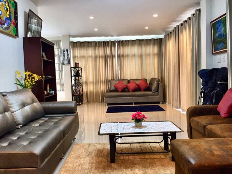 Holiday apartment with terrace & yard — photo 2
