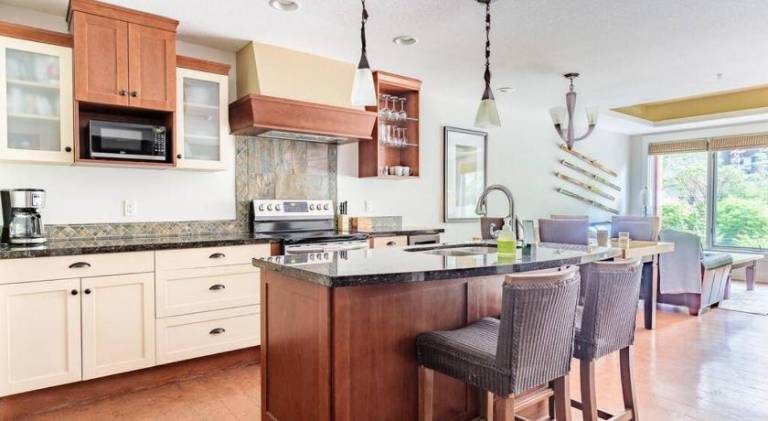 Apartment with pool in Canmore, AB