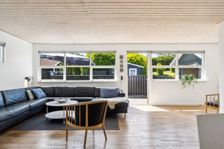 Vacation home with BBQ & terrace — photo 4