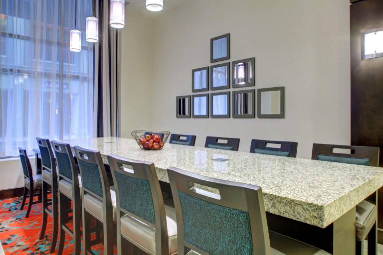 Hampton Inn & Suites Roanoke Downtown — photo 5