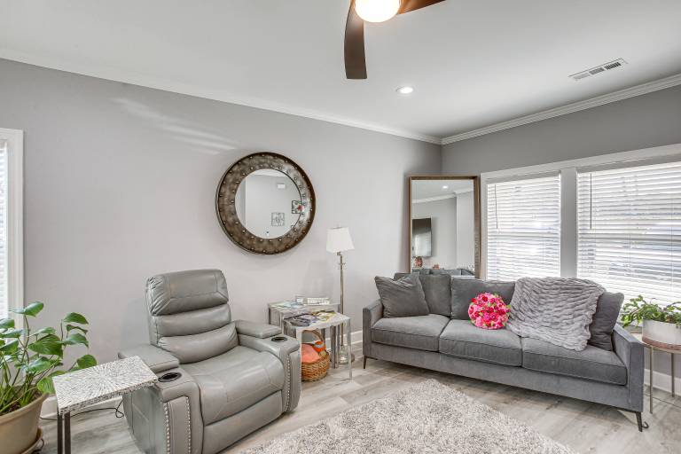 Pet-Friendly Gallatin Home w/ Deck, 1 Mi to Town! — photo 4