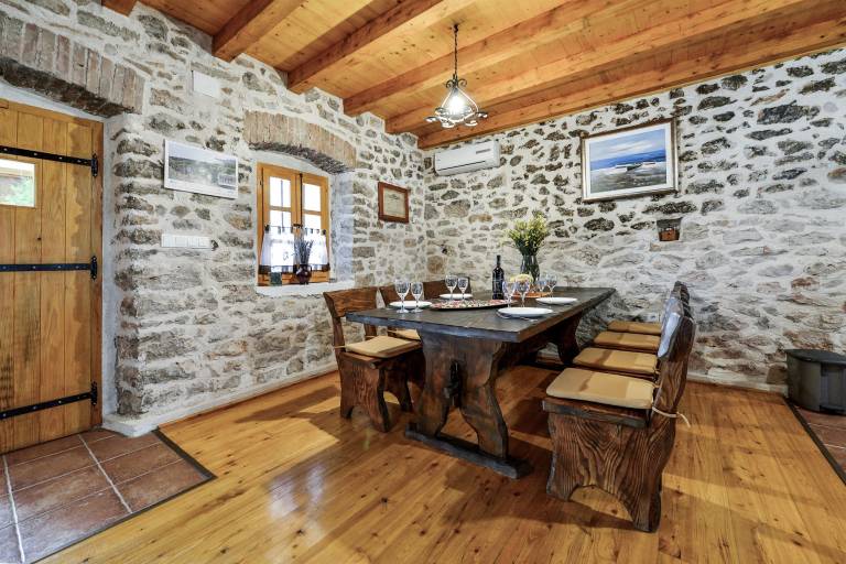 Vacation home with garden & barbeque | Garden view — photo 4