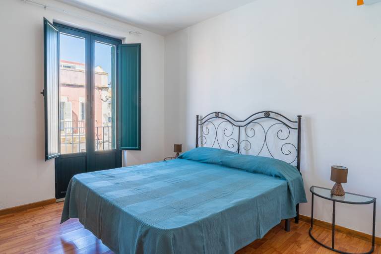 Beautiful holiday apartment | City view | Beach nearby | Pets allowed in Syracuse