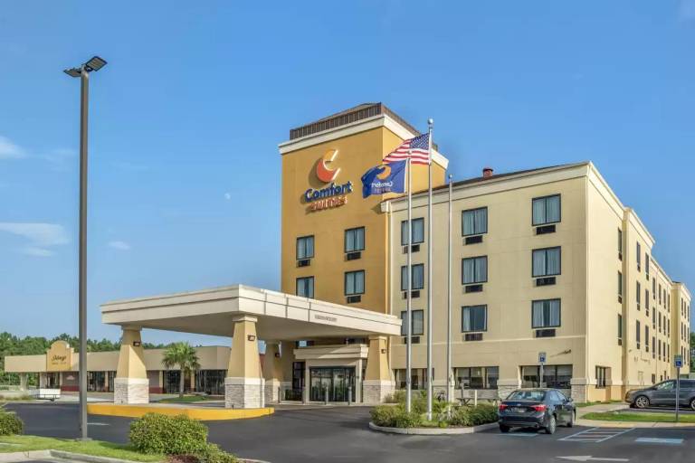 Comfort Suites Gulfport Central in Gulfport, MS