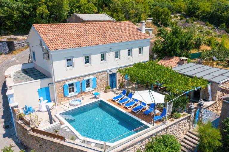Villa with yard, pool & barbeque | Pool view | Pet-friendly in Crikvenica