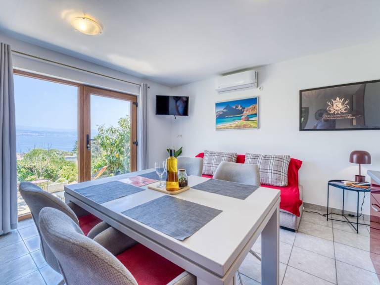 Apartment with yard, terrace & barbeque | Sea view | Next to the beach | Pets are welcome — photo 2