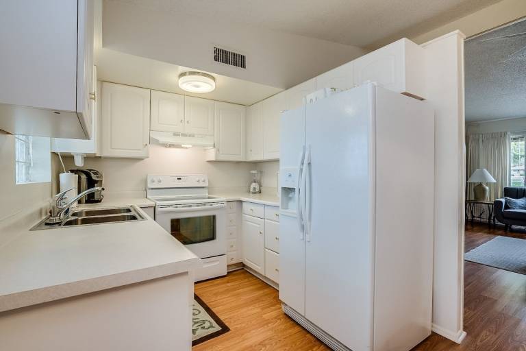 Family-oriented condo with grill | Mountain view | Dogs allowed — photo 4