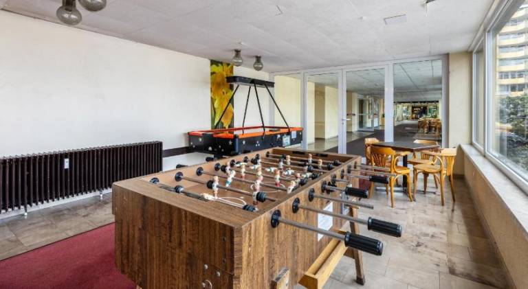 Apartment with pool — photo 5