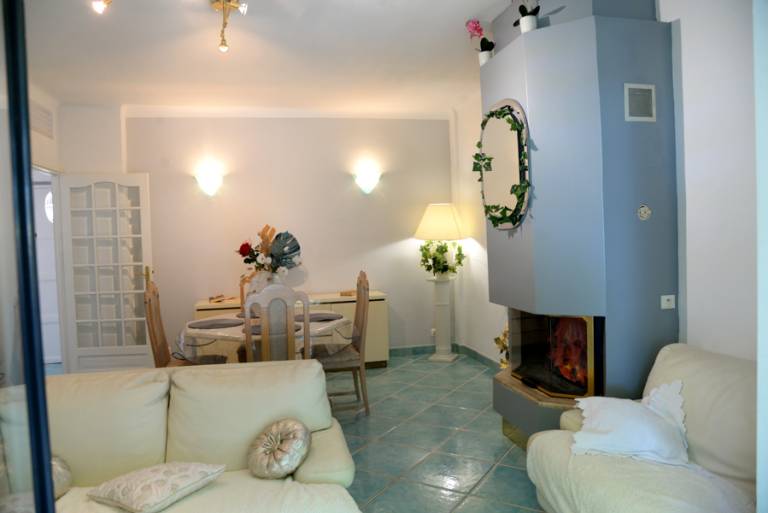 Family-friendly charming holiday apartment with patio | City view | Pet-friendly — photo 4
