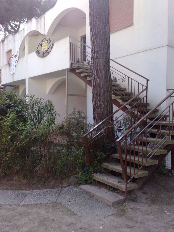 Holiday apartment with patio & yard — photo 3