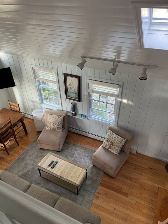 Cabin Vineyard Haven