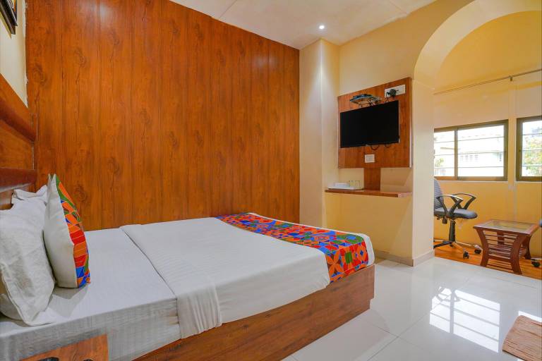 Colaba Grand 700m from Gateway of India