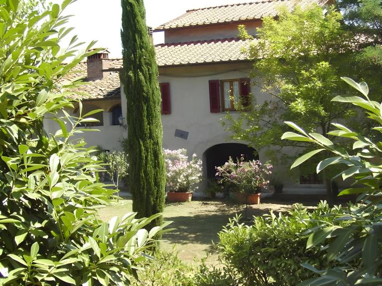 Farm with 2 rooms for 6 persons in Rignano sull'Arno