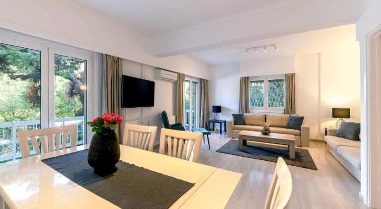 Holiday apartment with 2 rooms for 6 persons in Glyfada